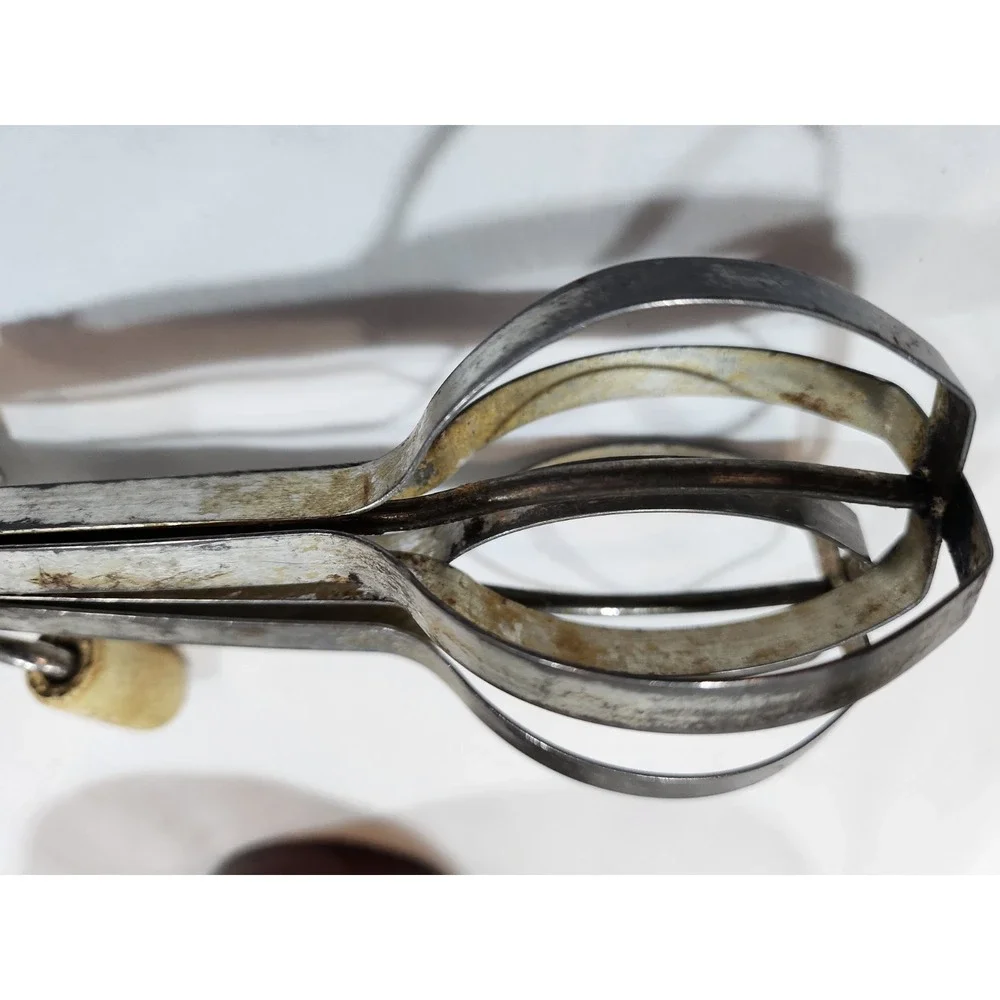 Vintage Hand Mixer- TAPLIN MFG CO. NEW BRITAIN CONN.USA & HULL OVENPROOF USA MUG
